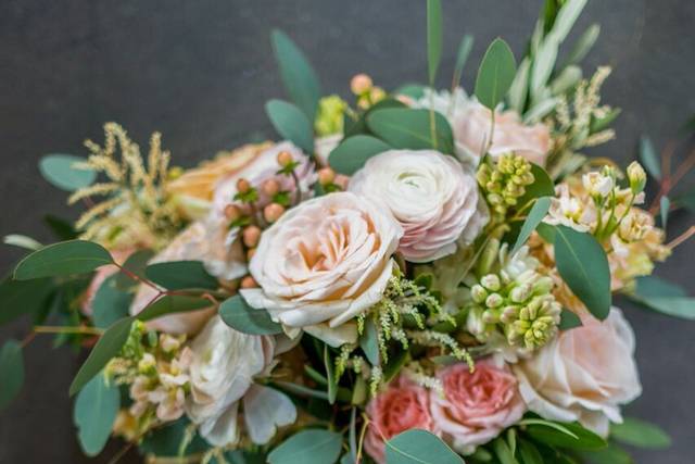 The Elegant Bee - Wedding Florists - Boerne, TX - WeddingWire