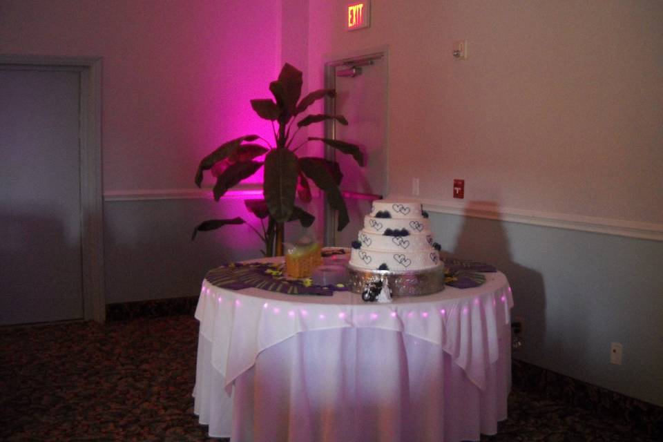 Wedding cake with uplighting