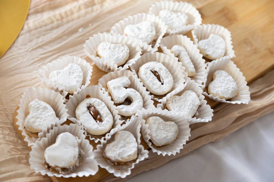 Mini Heart/Date Alfajores