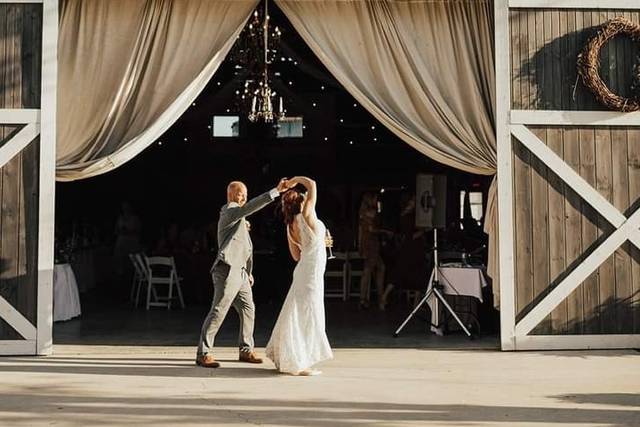 Amethyst x Emerald Wedding Planning