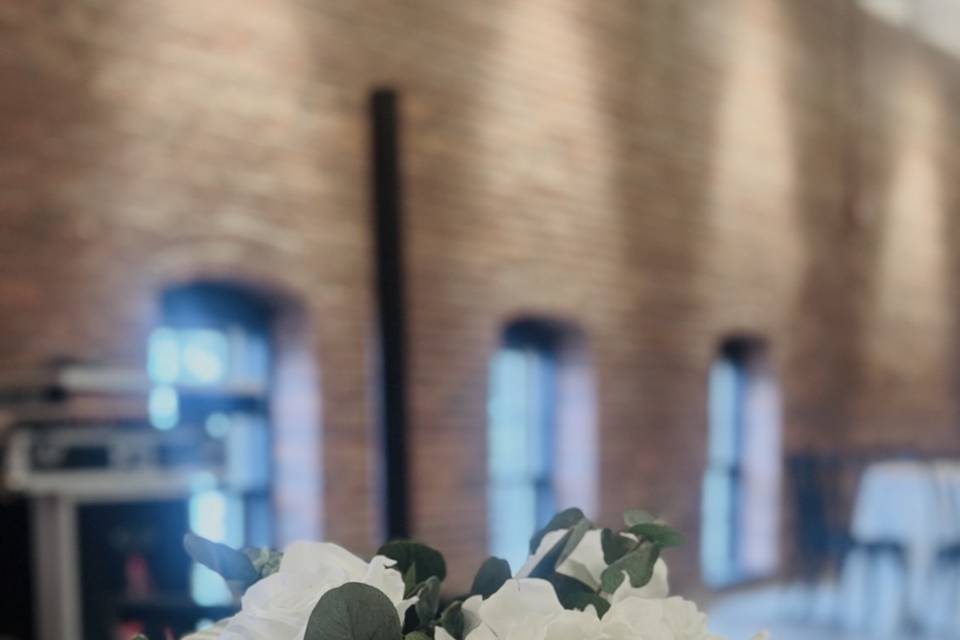 Silk centerpiece rental option