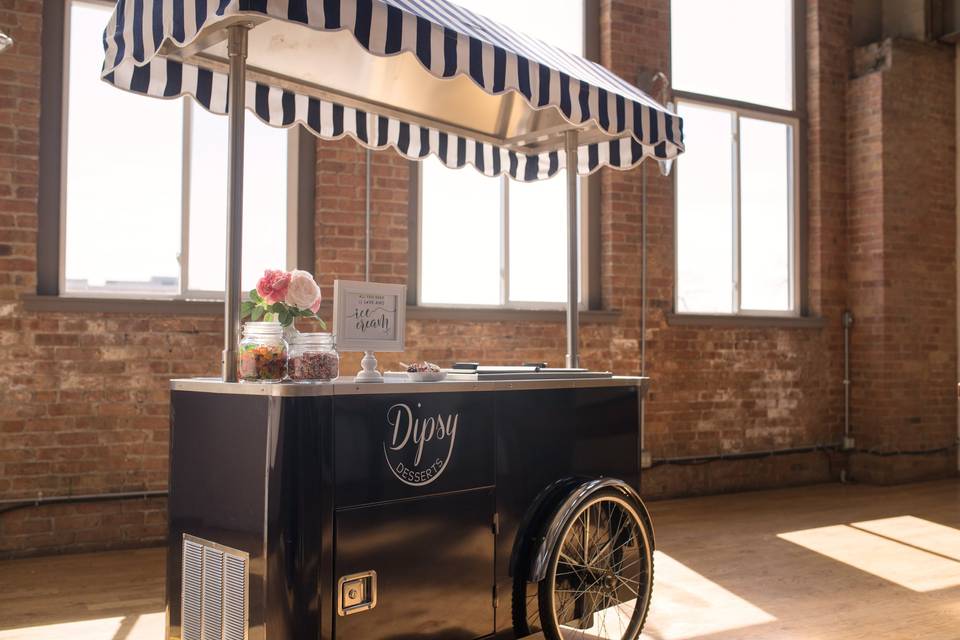 Vintage style ice cream cart