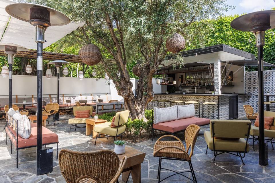 Patio Bar & Dining