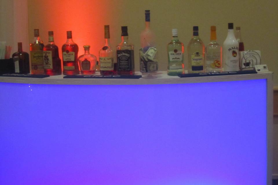Relax We'll Pour/Mobile Bartending Services