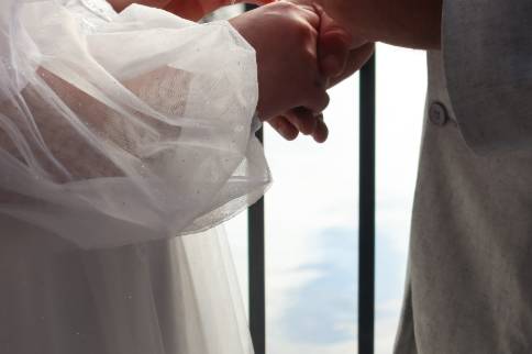 Mickey exchanging rings