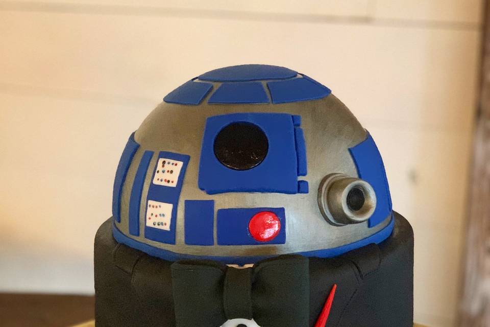 Formal R2-D2 groomsman