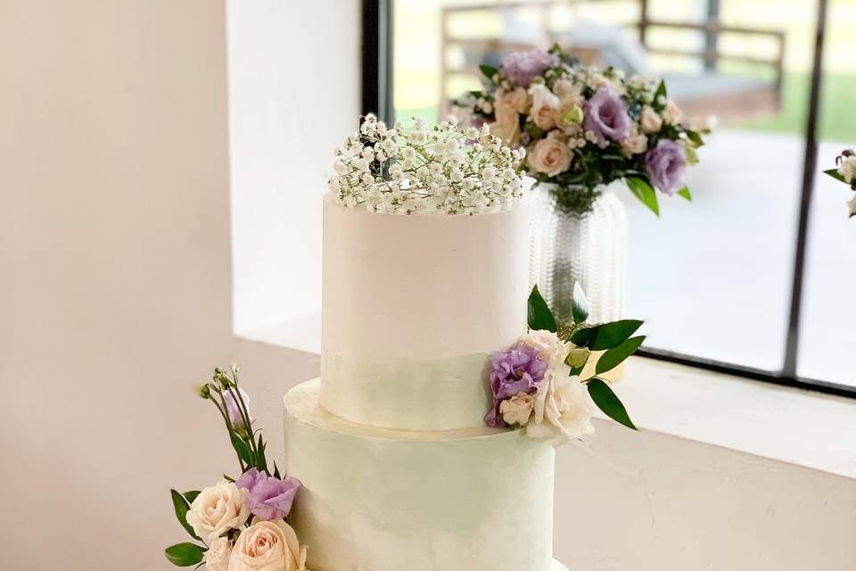 Etherial wedding cake