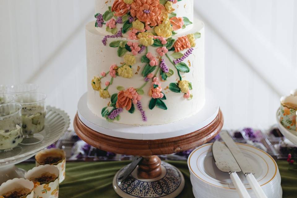 Floral palette knife cake