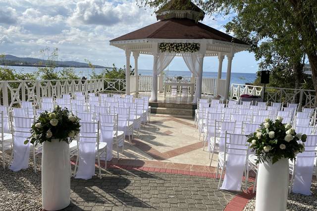 Forever Events & Decor