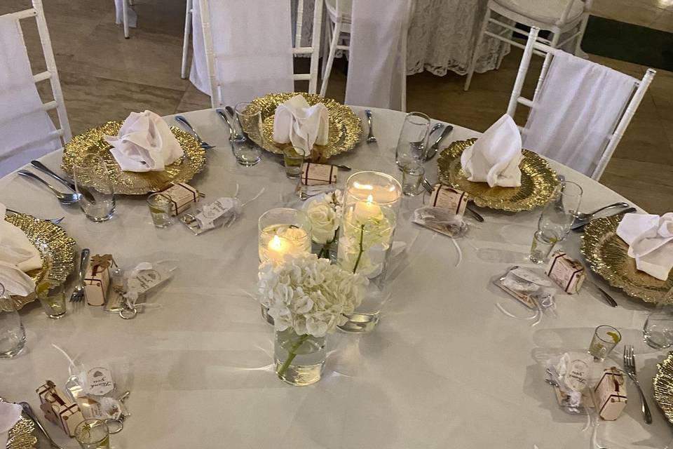 Gold & White Guest Table
