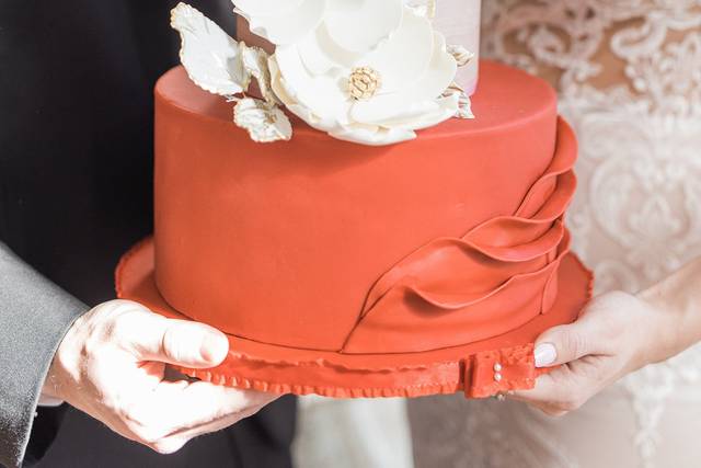 Lysa's Caketique