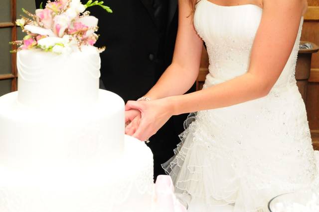 Cutting Cake