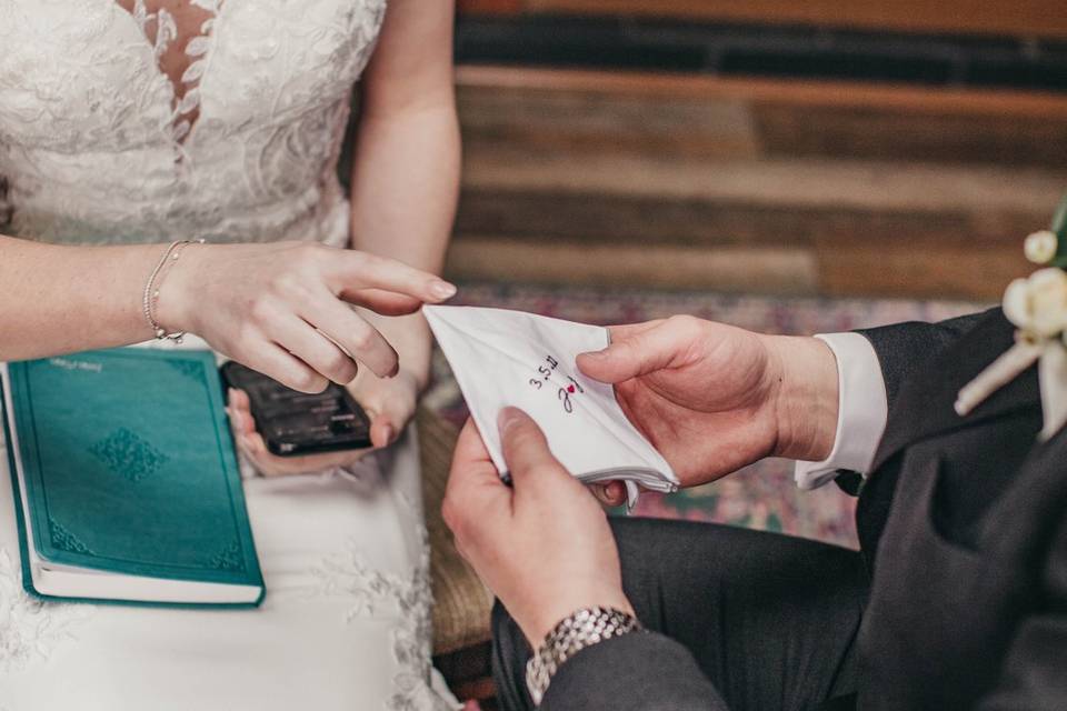 Exchanging wedding day gifts