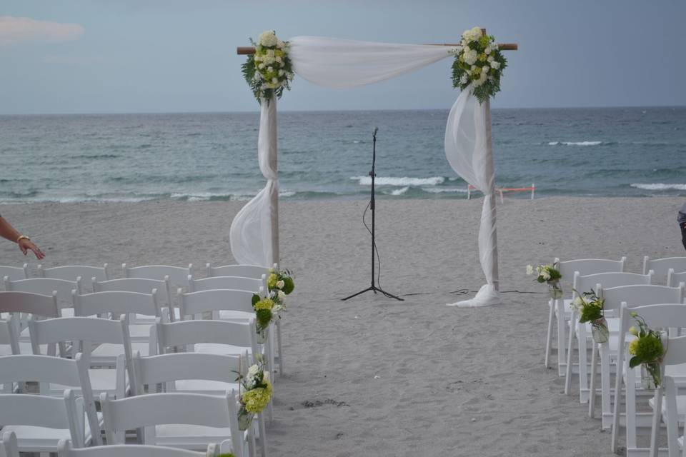 Beach wedding decor