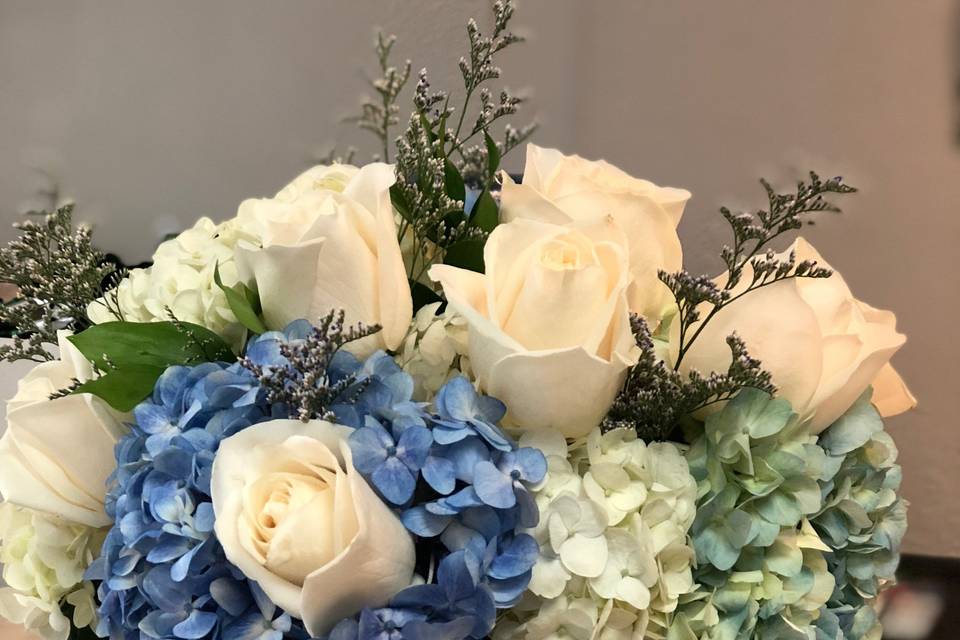 Hydrangea and rose centerpiece