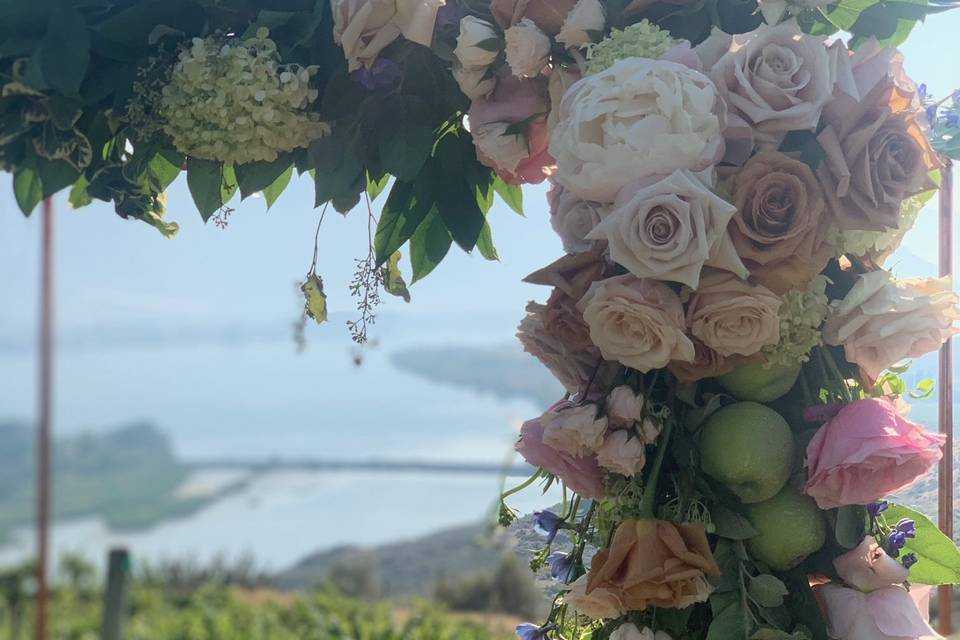 Pastel Chuppah w/Apples