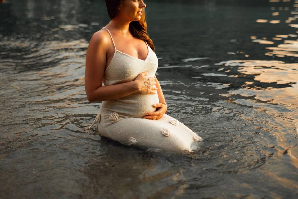 Maternity shoot at Sugar Beach
