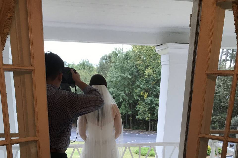 Capturing the Unforgettable First Look.