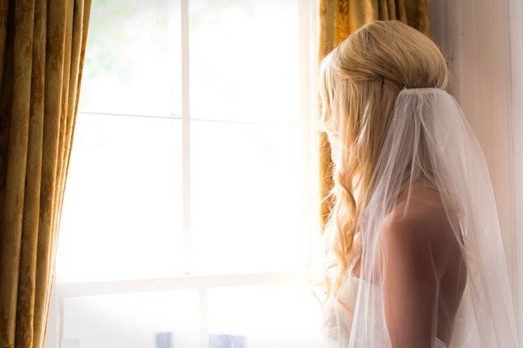 A bridal portrait - O Film & Media