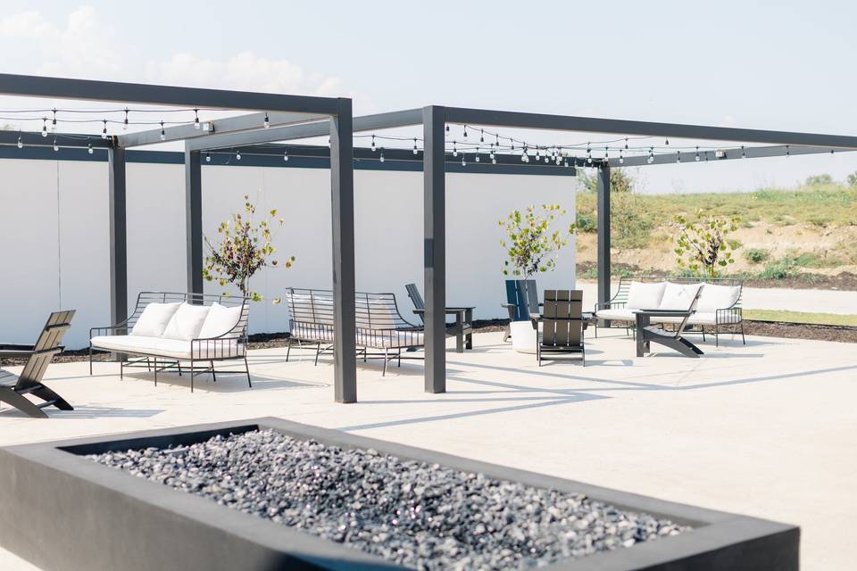 Outdoor patio/cocktail space