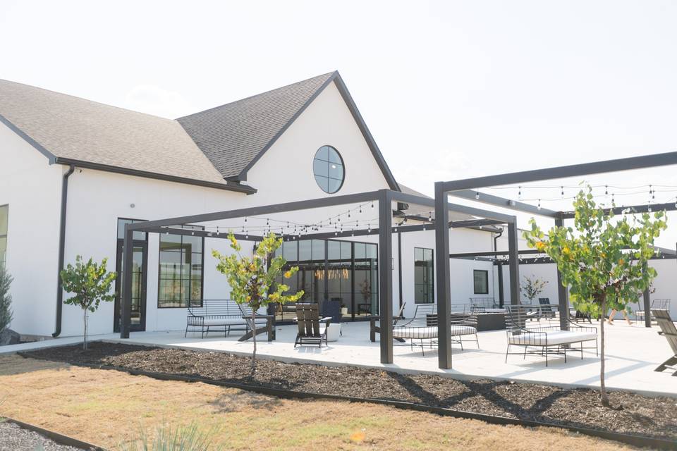 Outdoor patio/cocktail space