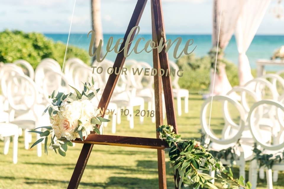 Ceremony aisle decor