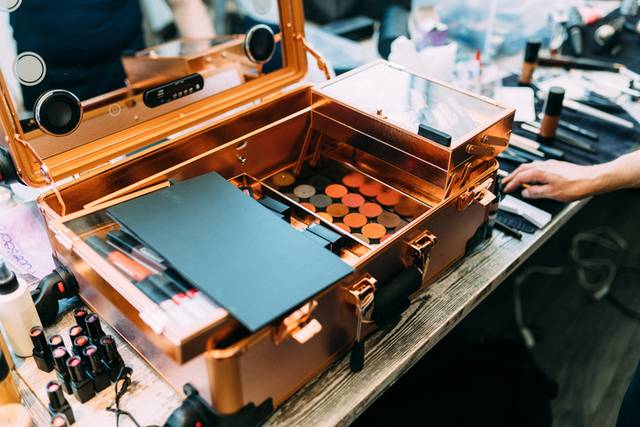 Travel makeup services