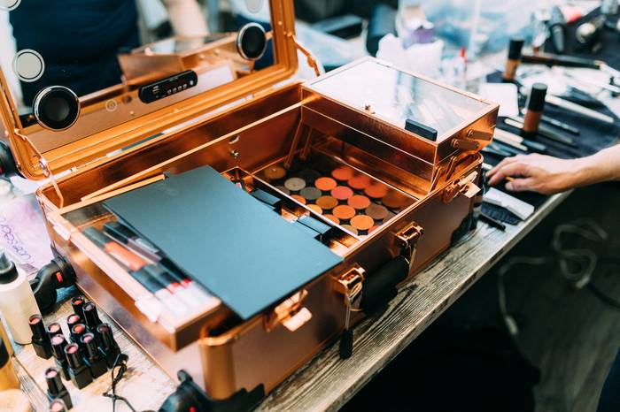 Travel makeup services