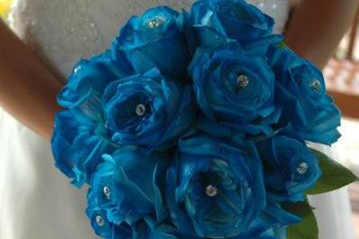 Blue Roses Bouquet with crystals