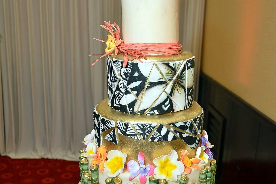 Modern and elegant wedding cake designed by corey's bakery and cateringlinens/chairs: kate ryan linensdecor: tas eventsphotography: boone's professional events cake: corey's bakerydrapery: cheers! Events