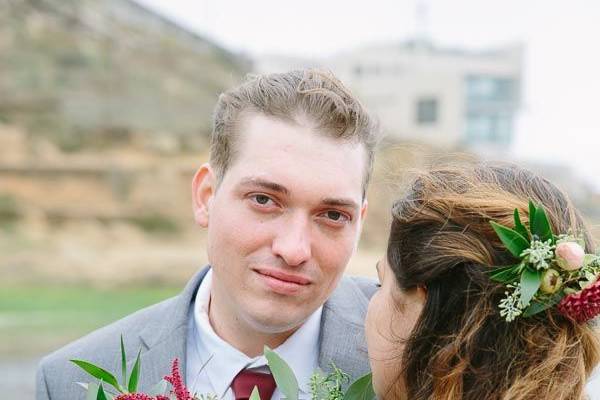 Flower hair comb and matching bouquet