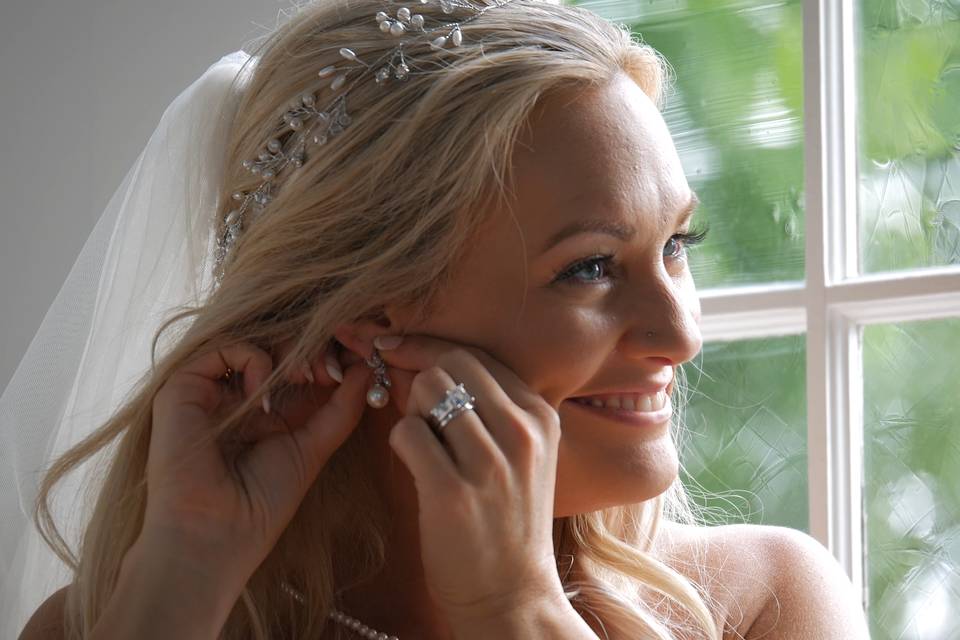 Beautiful bride in the sun - Beth Hammock Films