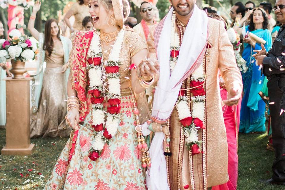 A Hindu wedding at Deerfield Country Club shot by Stacy Hart Photography