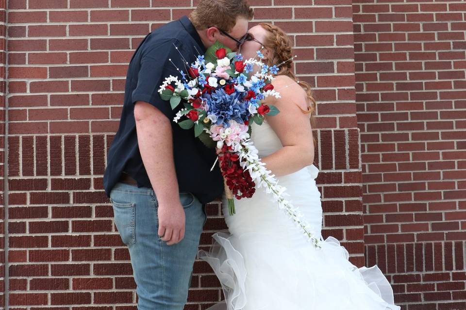 A kiss for the bride