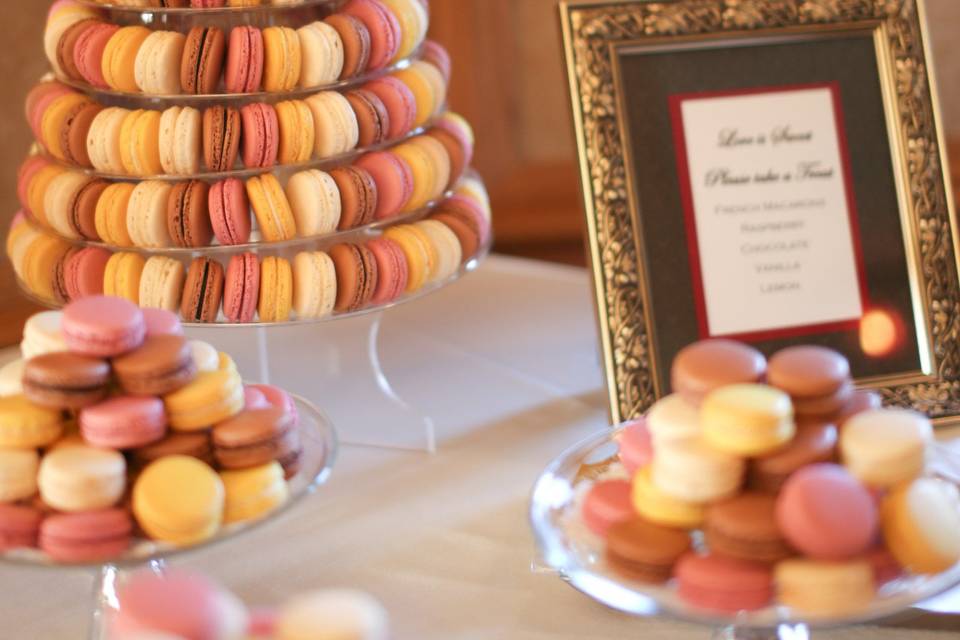 Colorful macarons