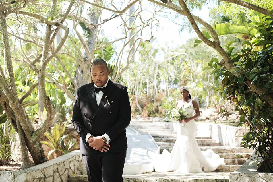 Bride and groom first look