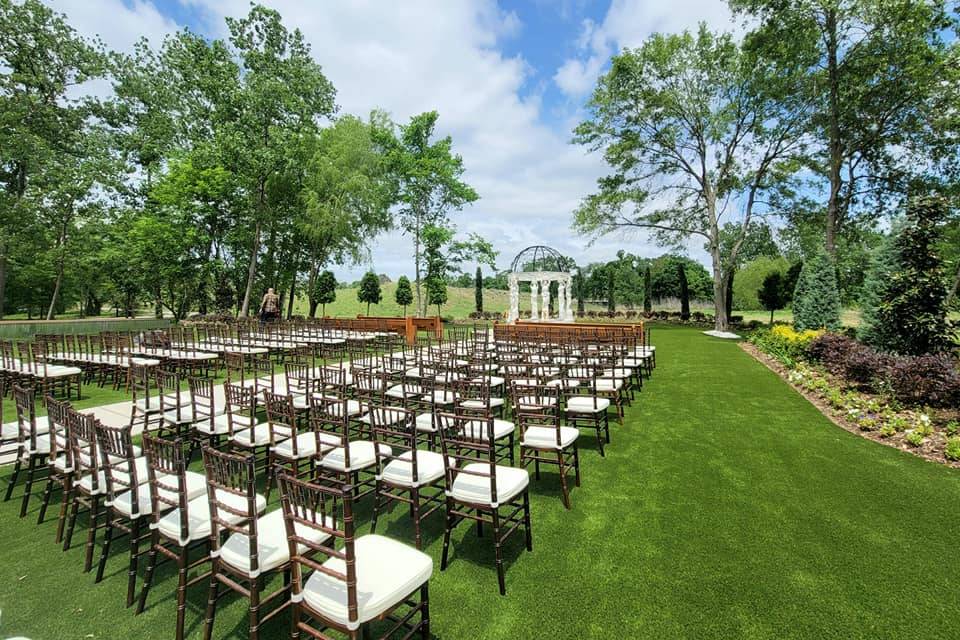 Courtyard Seating