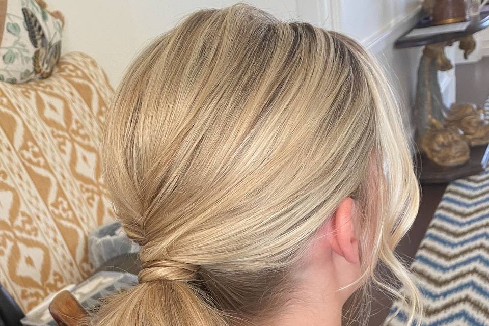 Textured ponytail
