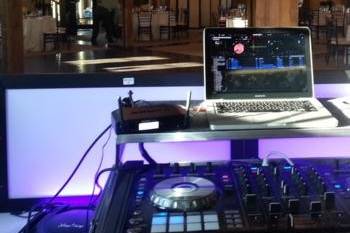 Mystique Entertainment DJ & Uplighting