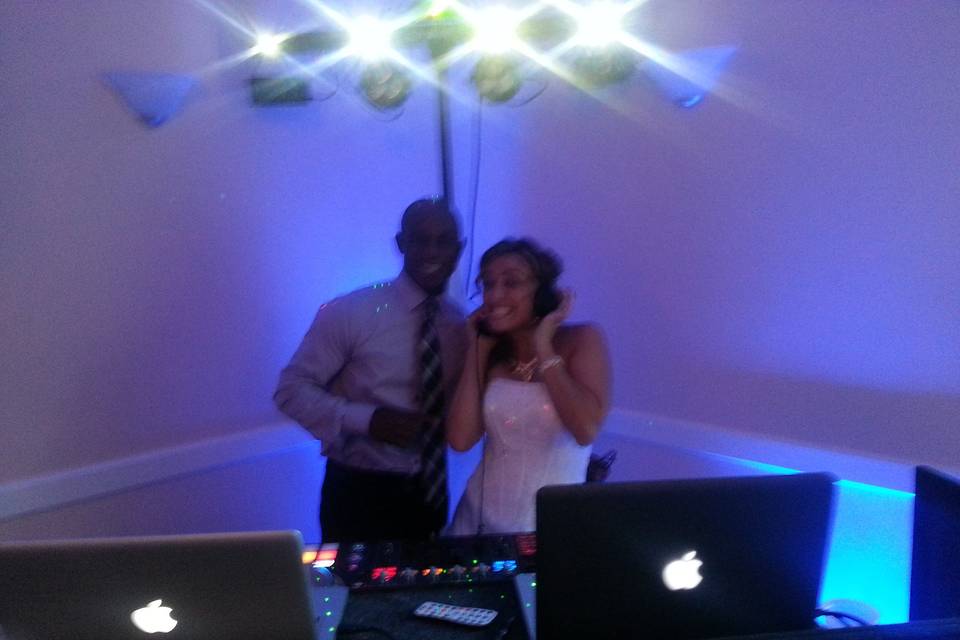 Mystique Entertainment DJ & Uplighting