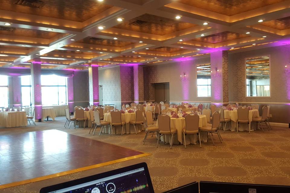 Mystique Entertainment DJ & Uplighting