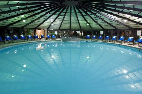 Our stunning pool gives your guests a true resort experience right here in Independence.