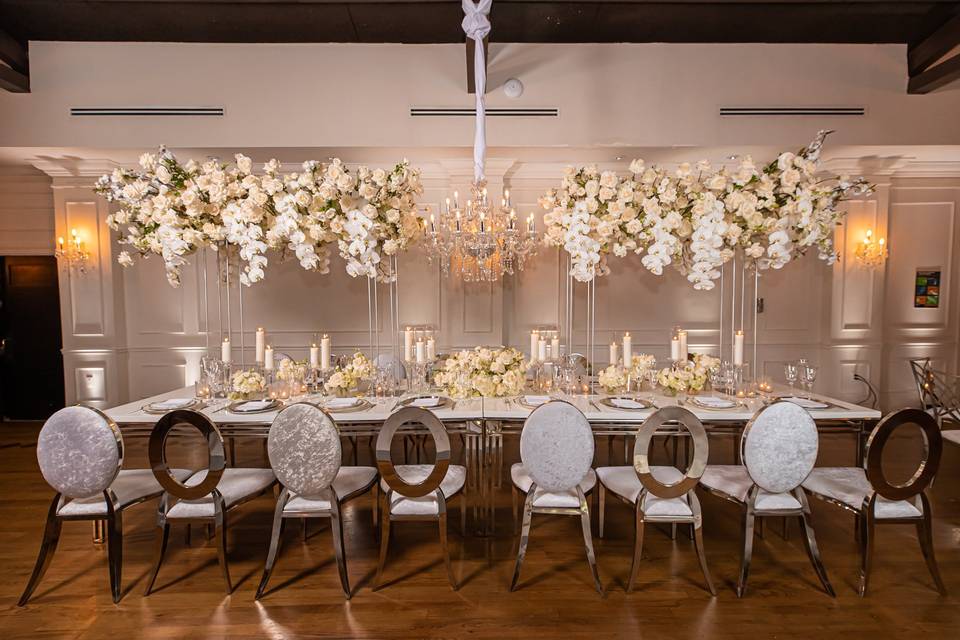 Elegant Guest Table