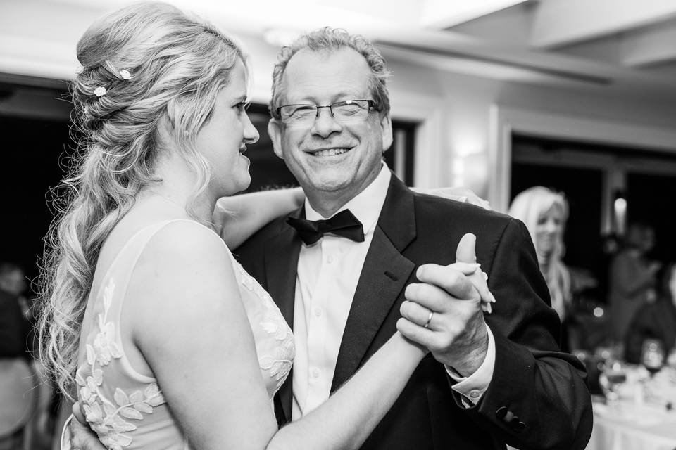 Bride and dad dance