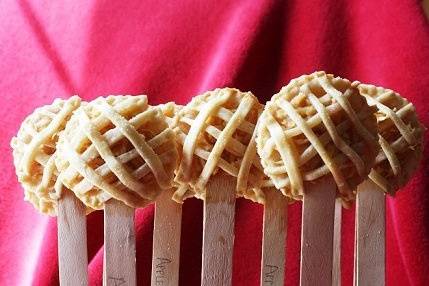 Lattice topped apple pie pops