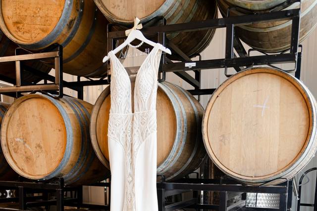 Stunning dress and barrels.