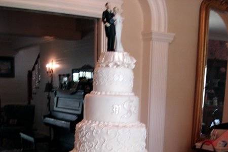 Marble wedding cake