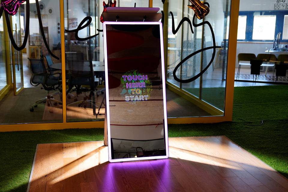LED Frame Mirror Photo Booth