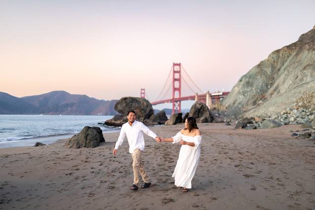 Outdoor engagement photography