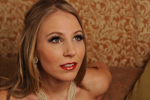 Lovia Cosmetics & Beauty